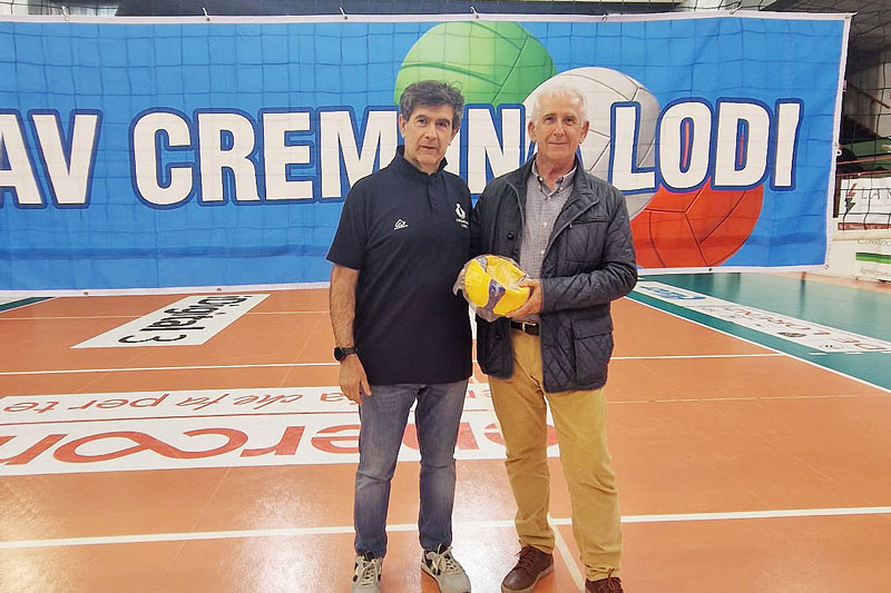 Il Presidente FIPAV Cremona Lodi Marco Spozio  ed il Presidente del Volley 2.0 Paolo Stabilini